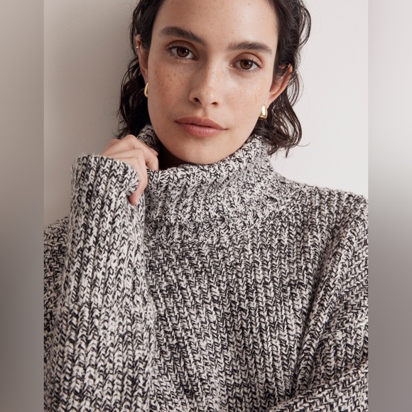 Madewell Wide Rib Turtleneck Sweater, Size Small in Cookies and Cream. - Picture 2 of 9